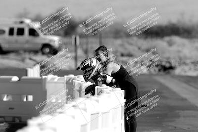 media/Nov-06-2022-SoCal Trackdays (Sun) [[208d2ccc26]]/Around the Pits/